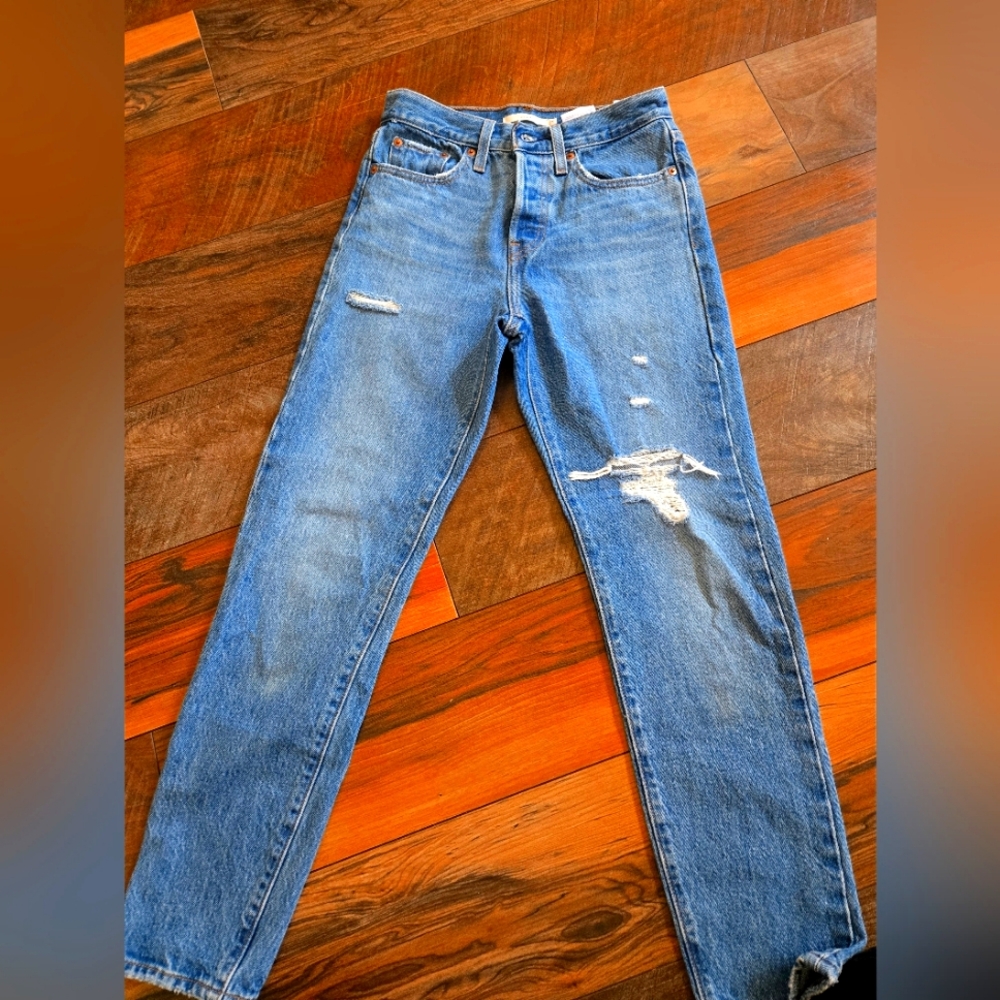 Women's Levi's Jeans